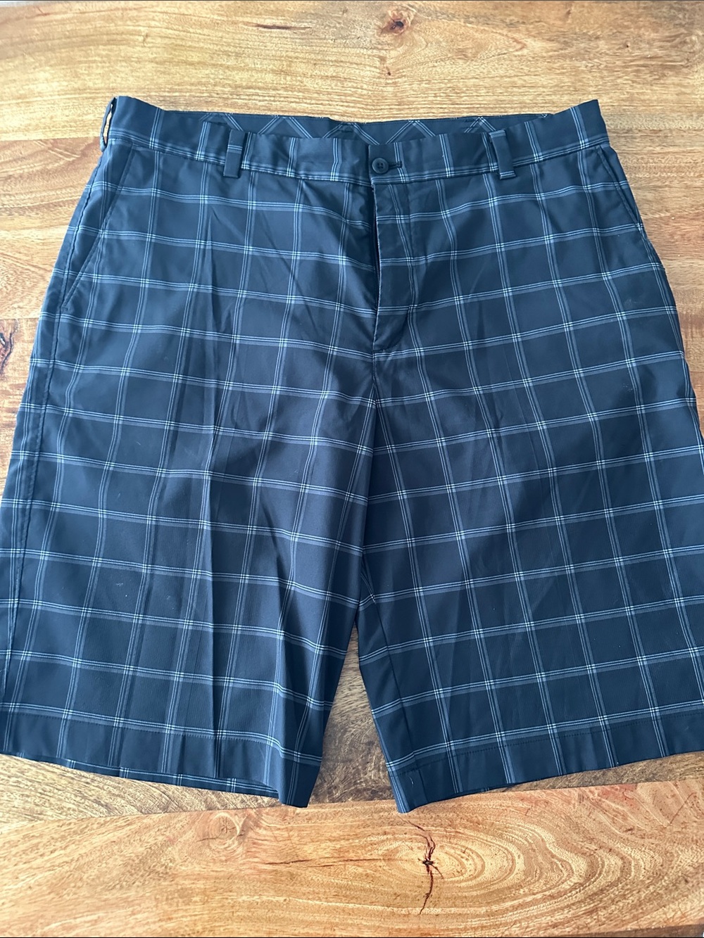 Nike Men's Black Plaid Flat-Front Performance Shorts